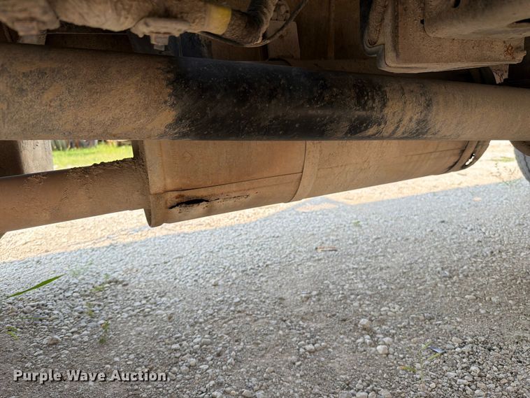 image for item EO8677 2007 Ford F650 Super Duty flatbed truck