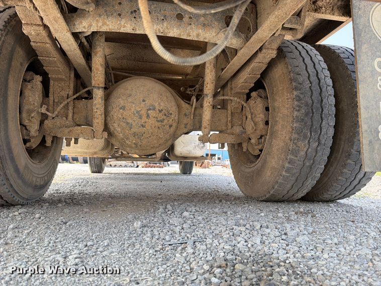 image for item EO8677 2007 Ford F650 Super Duty flatbed truck