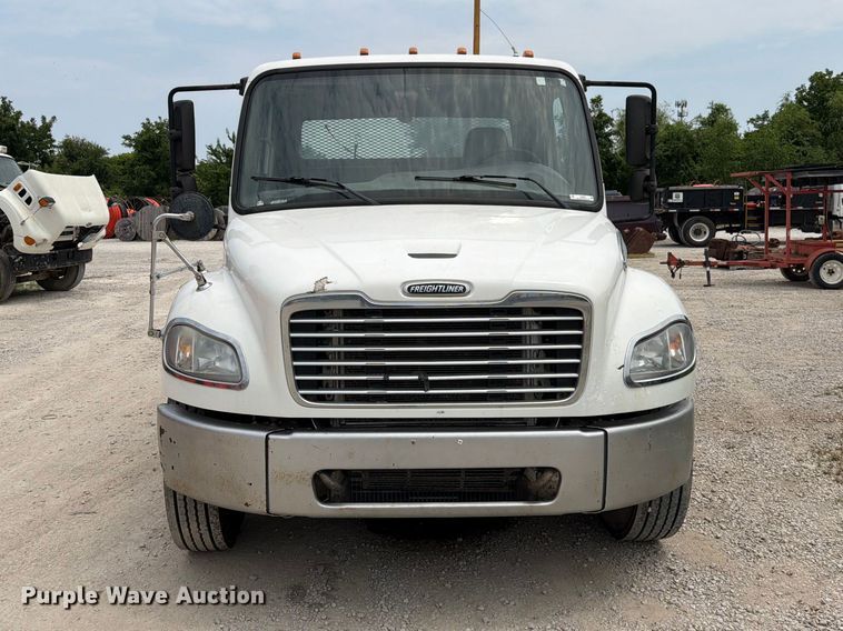 image for item EO8679 2012 Freightliner Business Class M2 dump flatbed truck