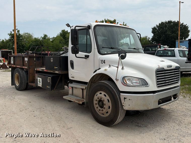 image for item EO8679 2012 Freightliner Business Class M2 dump flatbed truck