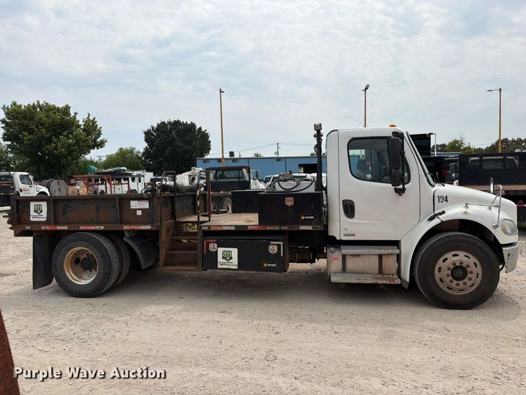 image for item EO8679 2012 Freightliner Business Class M2 dump flatbed truck