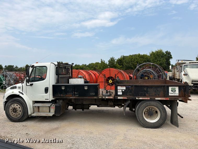 image for item EO8679 2012 Freightliner Business Class M2 dump flatbed truck