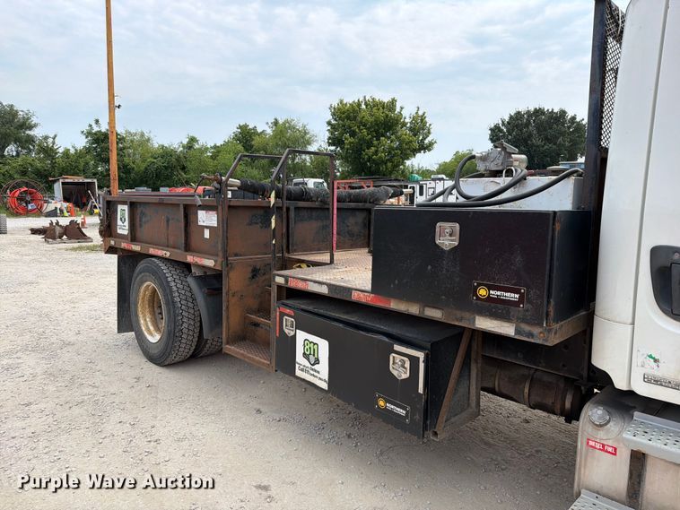 image for item EO8679 2012 Freightliner Business Class M2 dump flatbed truck