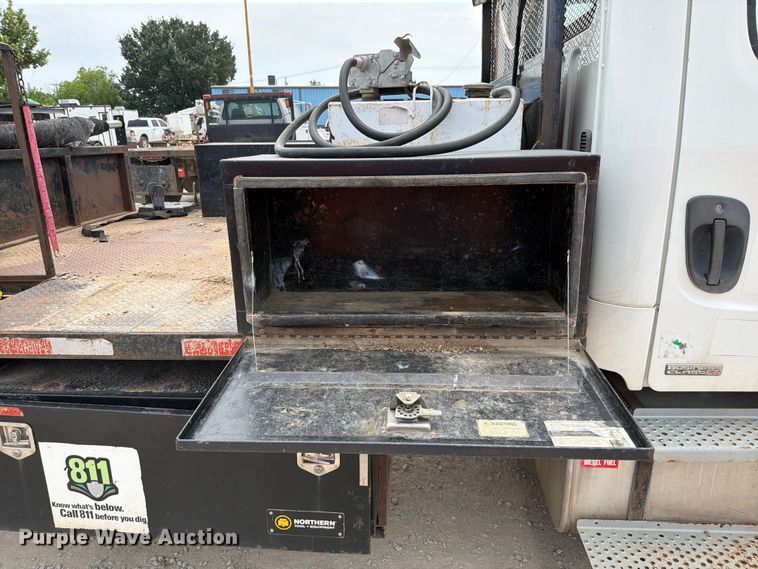 image for item EO8679 2012 Freightliner Business Class M2 dump flatbed truck