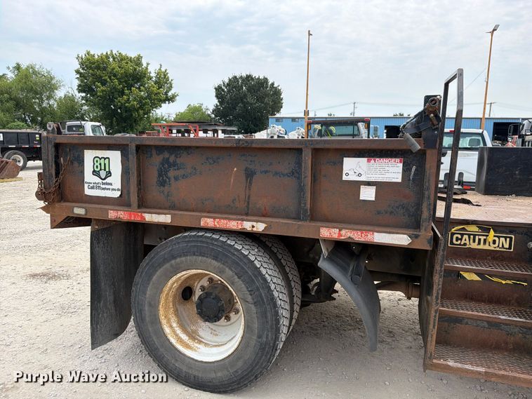 image for item EO8679 2012 Freightliner Business Class M2 dump flatbed truck