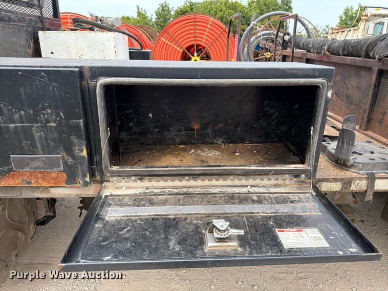 image for item EO8679 2012 Freightliner Business Class M2 dump flatbed truck