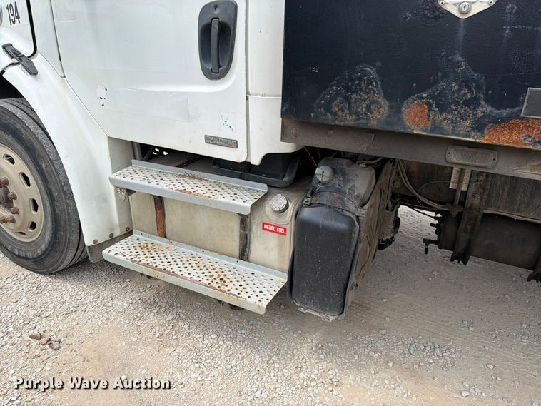 image for item EO8679 2012 Freightliner Business Class M2 dump flatbed truck