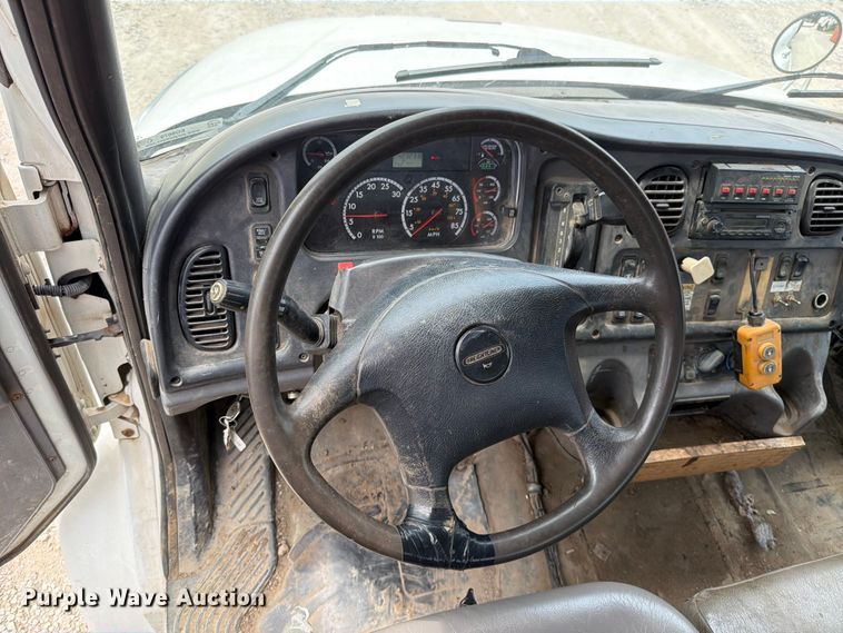 image for item EO8679 2012 Freightliner Business Class M2 dump flatbed truck