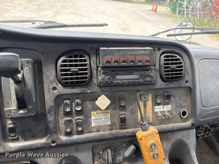 image for item EO8679 2012 Freightliner Business Class M2 dump flatbed truck