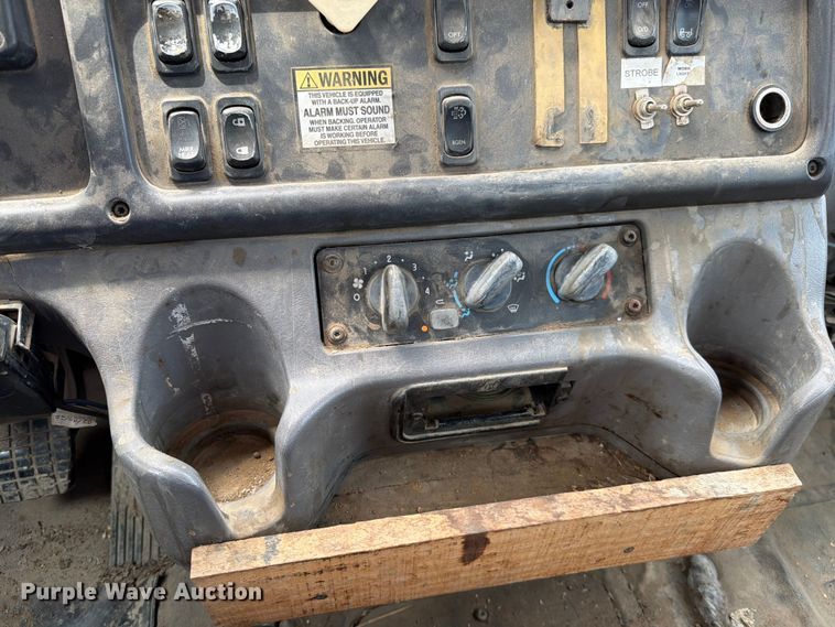 image for item EO8679 2012 Freightliner Business Class M2 dump flatbed truck