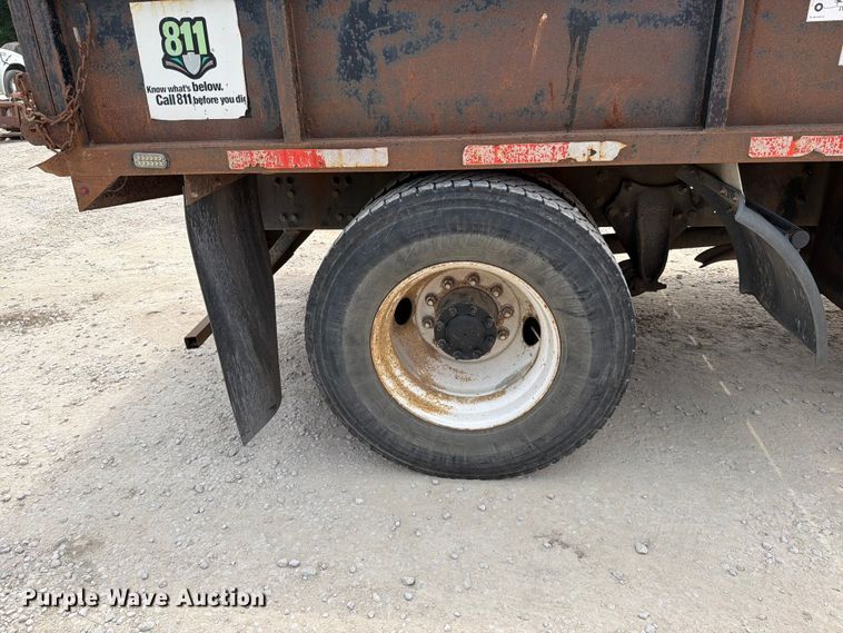 image for item EO8679 2012 Freightliner Business Class M2 dump flatbed truck