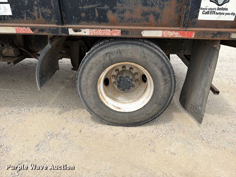 image for item EO8679 2012 Freightliner Business Class M2 dump flatbed truck