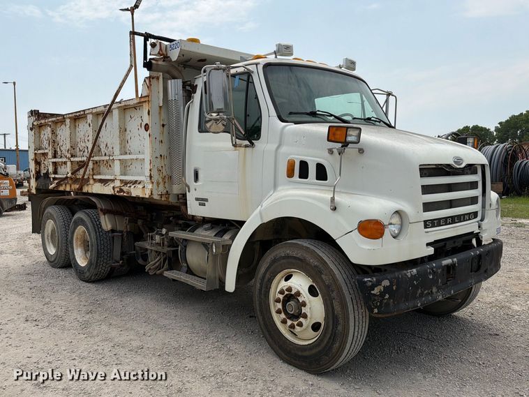 image for item EO8680 2005 Sterling L-Line dump truck
