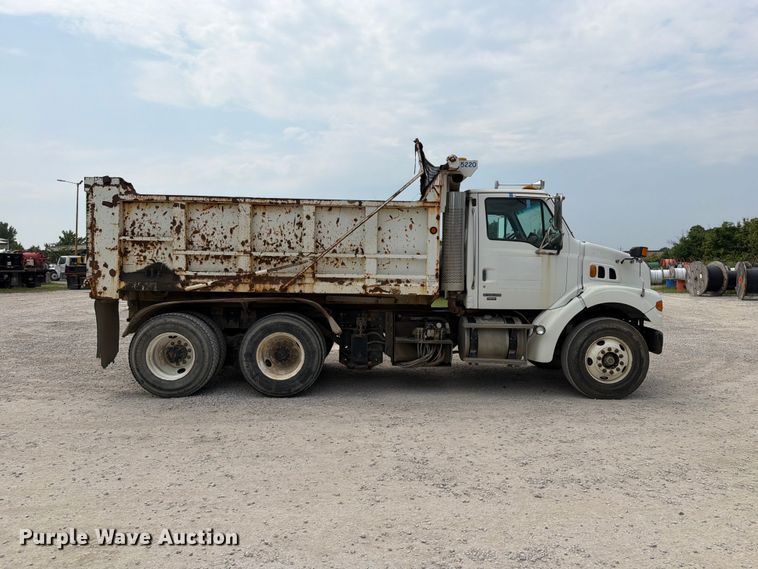 image for item EO8680 2005 Sterling L-Line dump truck