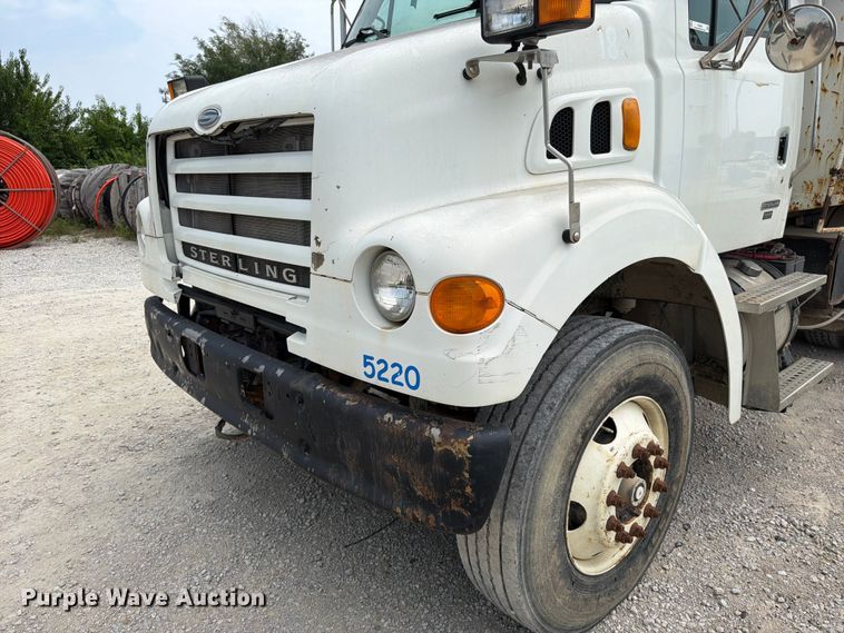 image for item EO8680 2005 Sterling L-Line dump truck