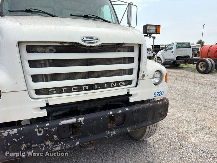 image for item EO8680 2005 Sterling L-Line dump truck