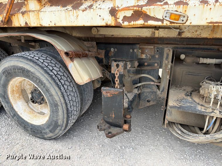 image for item EO8680 2005 Sterling L-Line dump truck