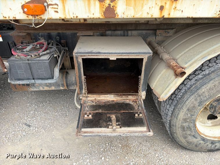 image for item EO8680 2005 Sterling L-Line dump truck
