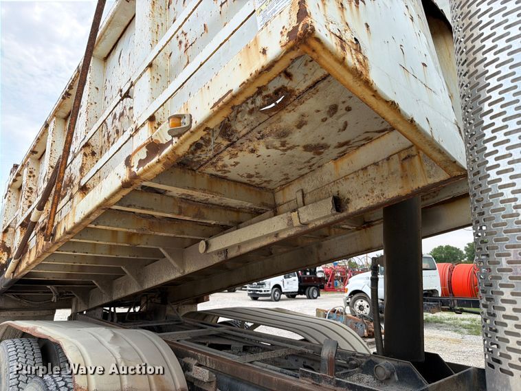 image for item EO8680 2005 Sterling L-Line dump truck