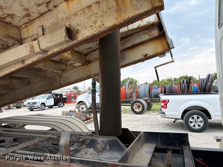 image for item EO8680 2005 Sterling L-Line dump truck