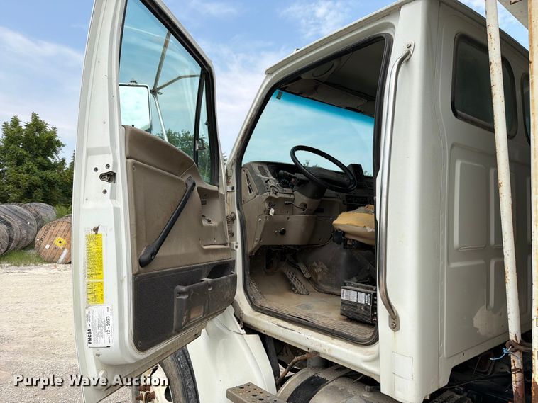 image for item EO8680 2005 Sterling L-Line dump truck