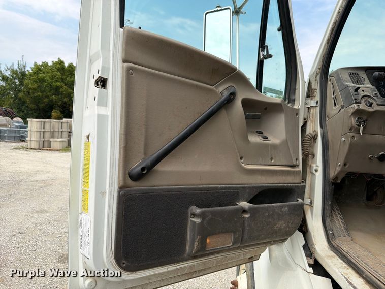 image for item EO8680 2005 Sterling L-Line dump truck