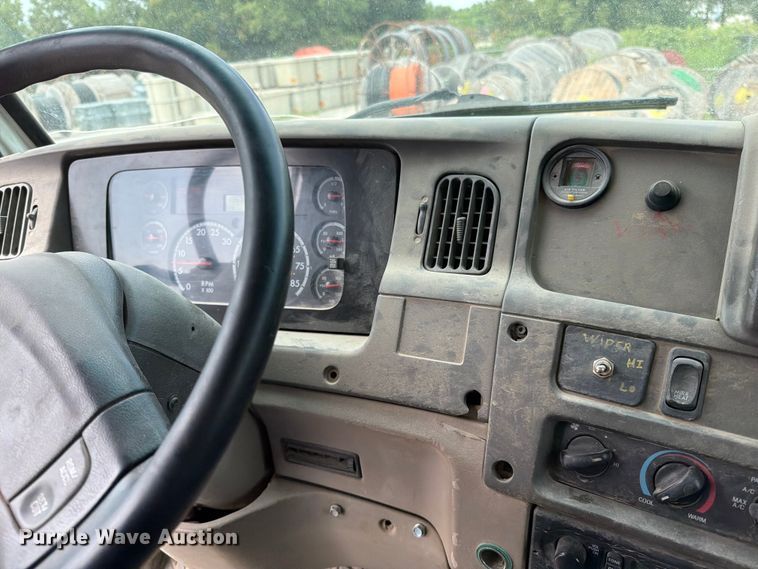image for item EO8680 2005 Sterling L-Line dump truck