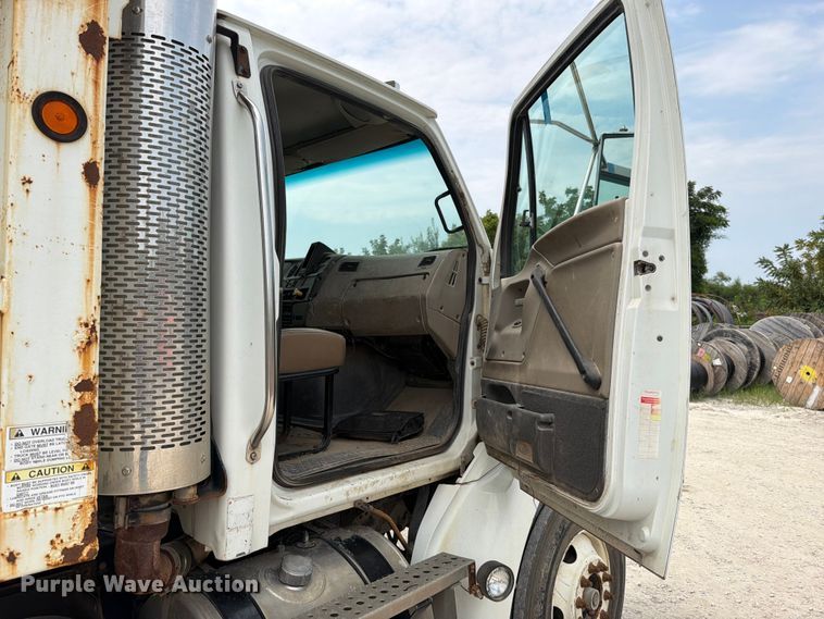 image for item EO8680 2005 Sterling L-Line dump truck