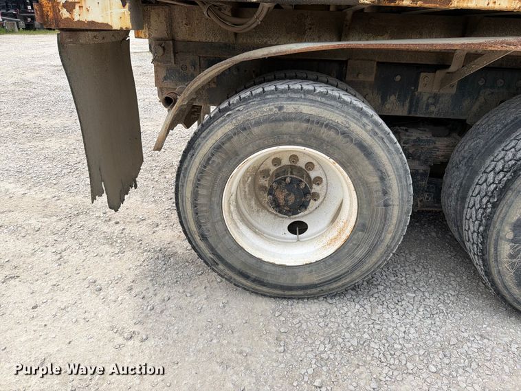 image for item EO8680 2005 Sterling L-Line dump truck