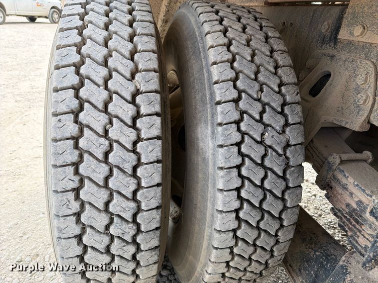 image for item EO8680 2005 Sterling L-Line dump truck