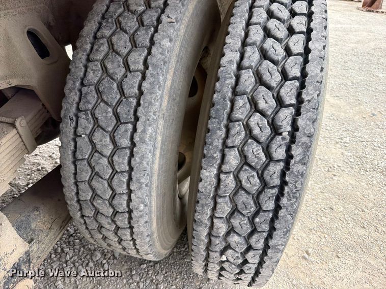 image for item EO8680 2005 Sterling L-Line dump truck
