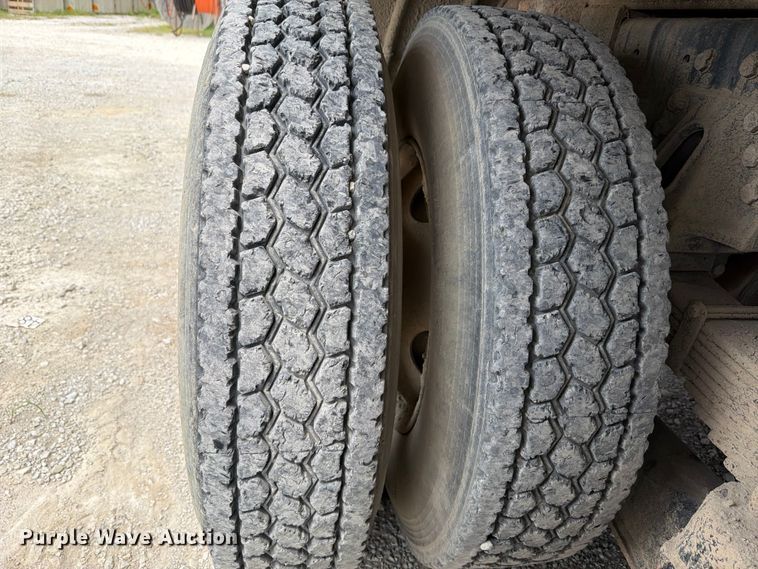 image for item EO8680 2005 Sterling L-Line dump truck