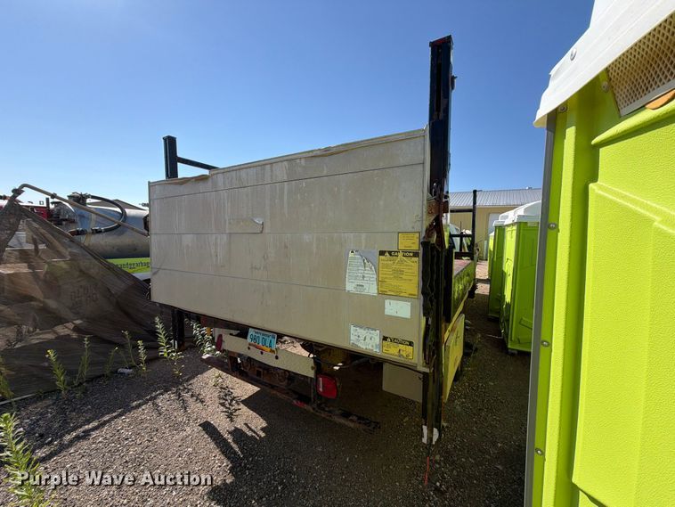 image for item ER1895 2013 Ford F550 vacuum truck