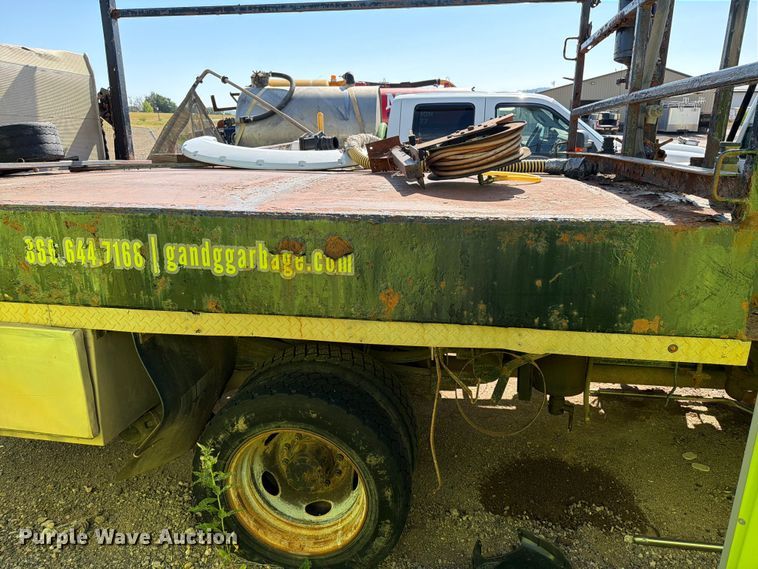 image for item ER1895 2013 Ford F550 vacuum truck