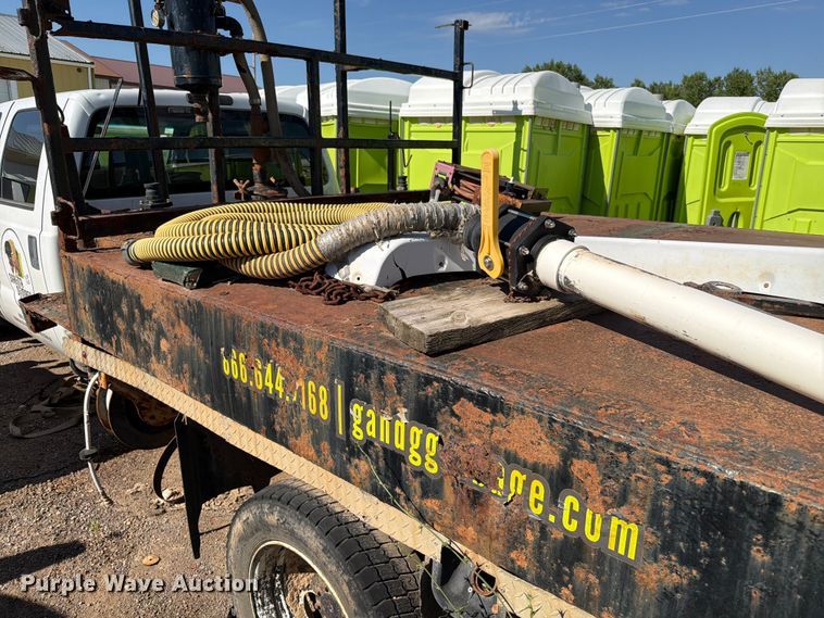 image for item ER1895 2013 Ford F550 vacuum truck