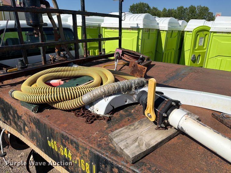 image for item ER1895 2013 Ford F550 vacuum truck