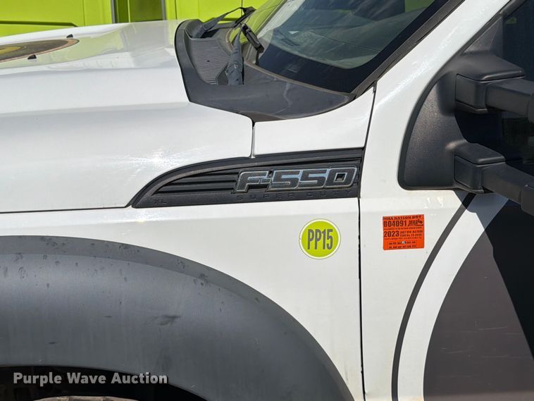 image for item ER1895 2013 Ford F550 vacuum truck