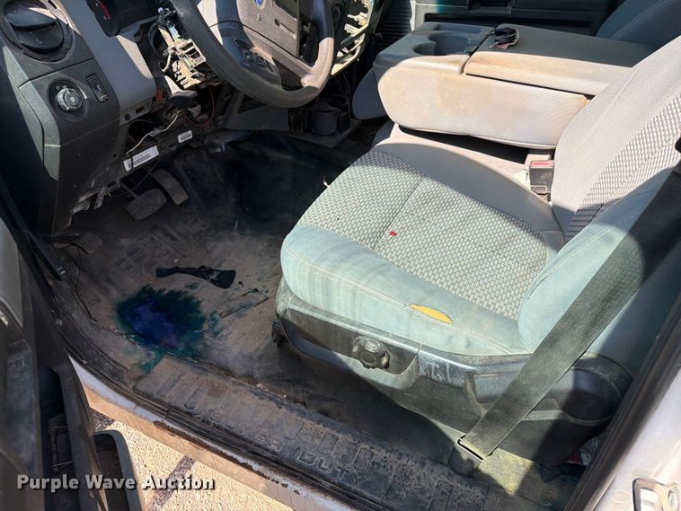 image for item ER1895 2013 Ford F550 vacuum truck