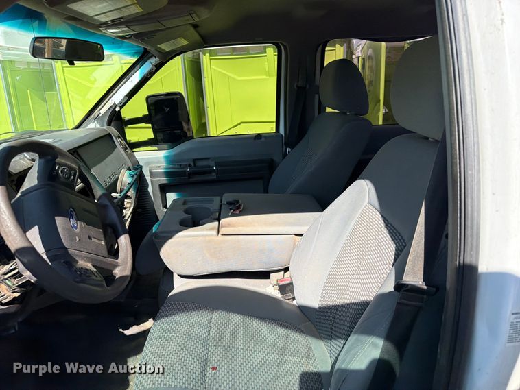 image for item ER1895 2013 Ford F550 vacuum truck