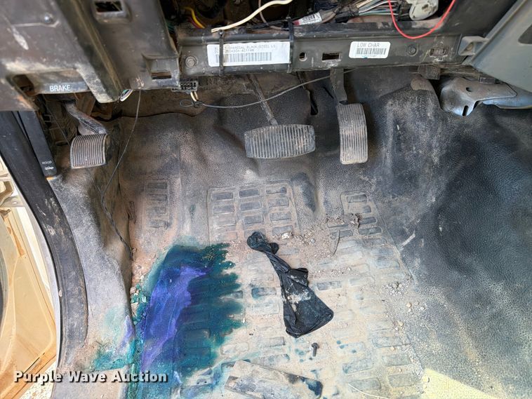image for item ER1895 2013 Ford F550 vacuum truck