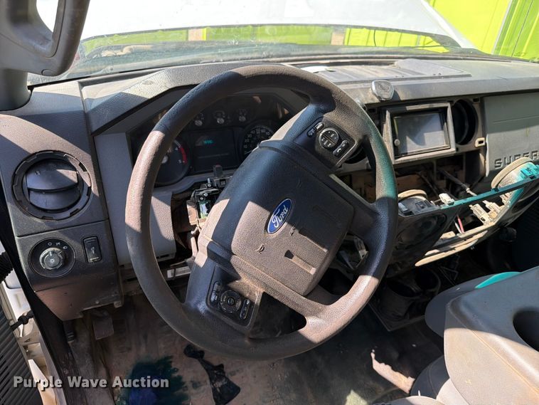 image for item ER1895 2013 Ford F550 vacuum truck