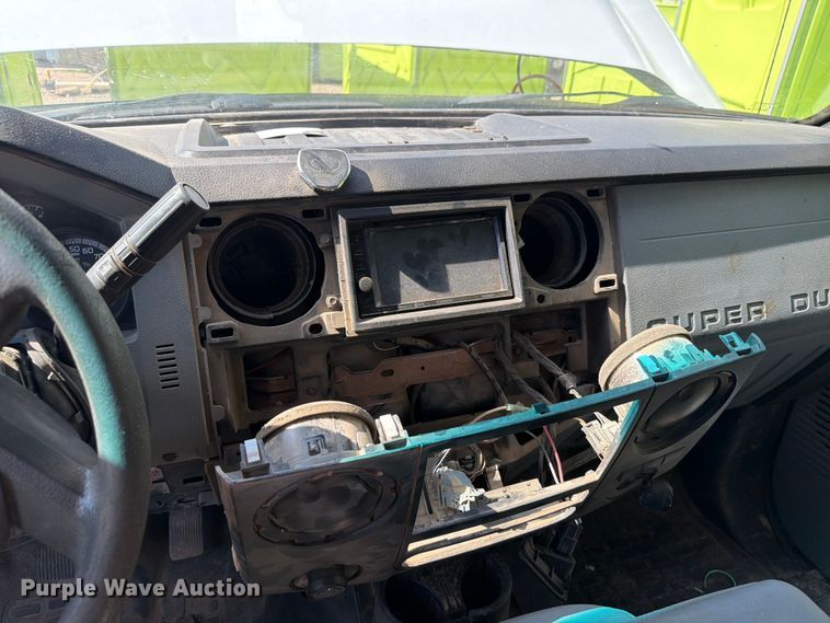 image for item ER1895 2013 Ford F550 vacuum truck