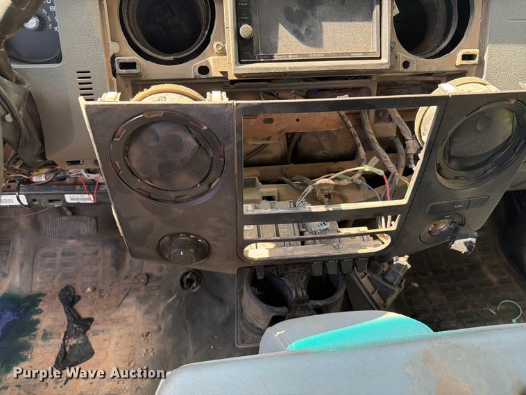 image for item ER1895 2013 Ford F550 vacuum truck
