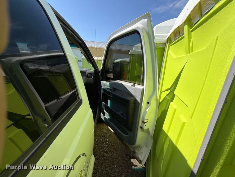 image for item ER1895 2013 Ford F550 vacuum truck