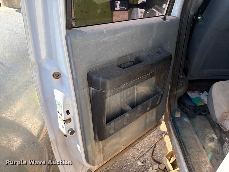 image for item ER1895 2013 Ford F550 vacuum truck
