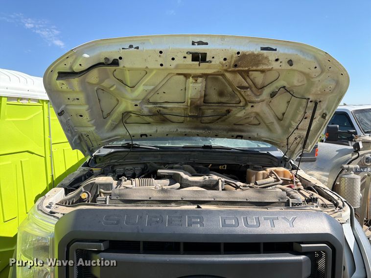 image for item ER1895 2013 Ford F550 vacuum truck