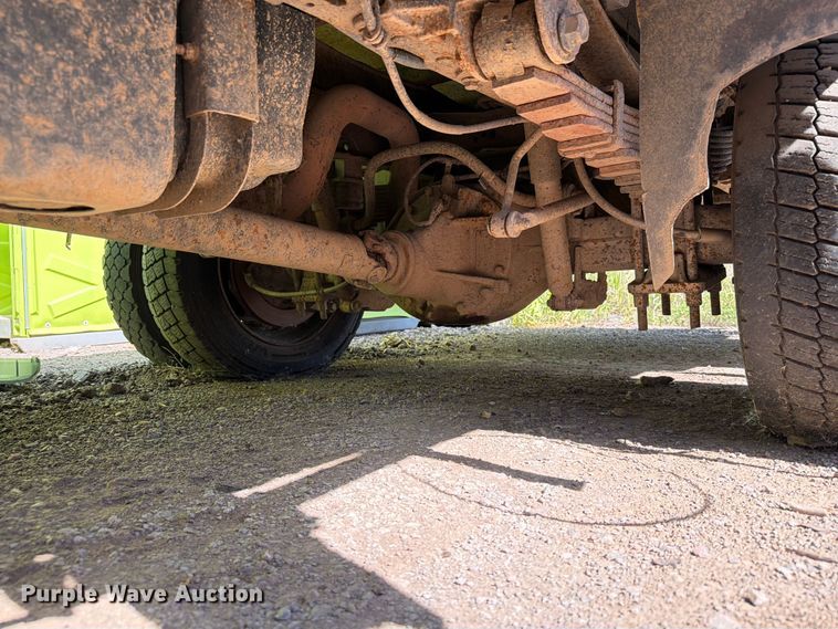 image for item ER1895 2013 Ford F550 vacuum truck