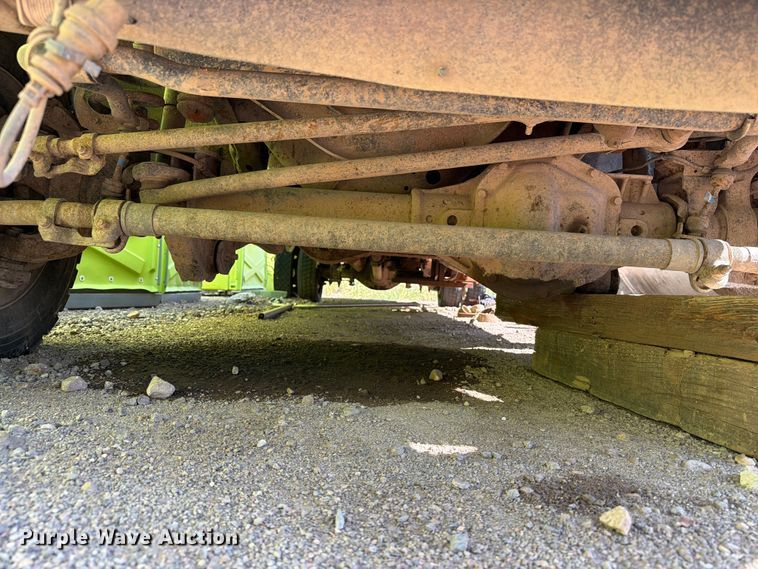 image for item ER1895 2013 Ford F550 vacuum truck