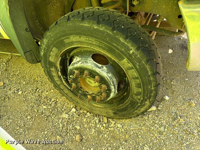 image for item ER1895 2013 Ford F550 vacuum truck