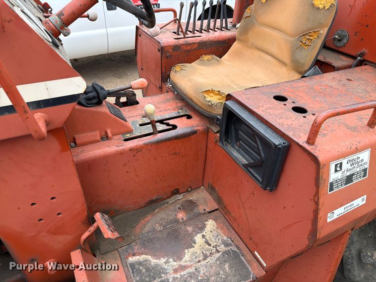 image for item ER1904 Ditch Witch 7610 trencher